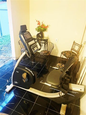 749 NW 43rd St, Oakland Park, FL 33309