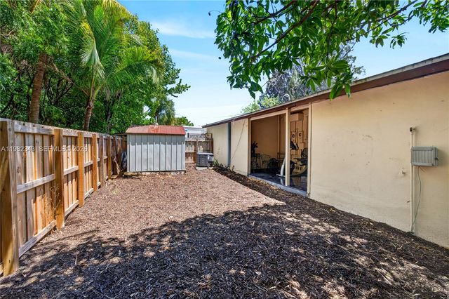 749 NW 43rd St, Oakland Park, FL 33309