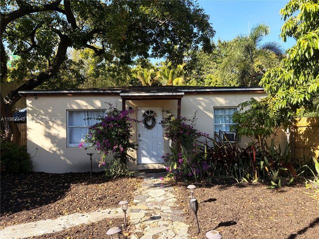 749 NW 43rd St, Oakland Park, FL 33309