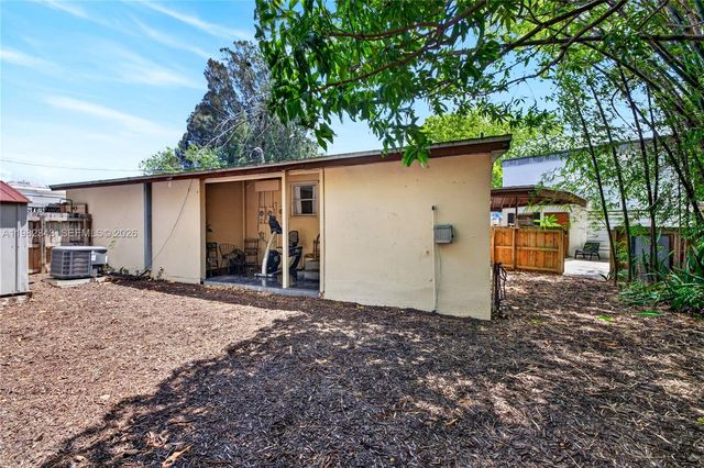 749 NW 43rd St, Oakland Park, FL 33309