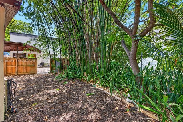 749 NW 43rd St, Oakland Park, FL 33309