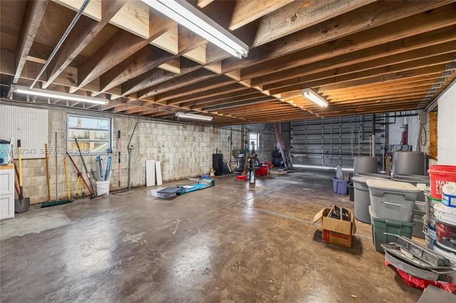 749 NW 43rd St, Oakland Park, FL 33309