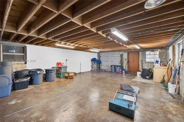 749 NW 43rd St, Oakland Park, FL 33309