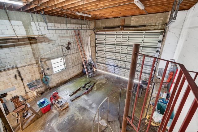 749 NW 43rd St, Oakland Park, FL 33309