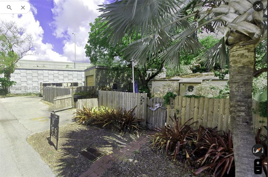 749 NW 43rd St, Oakland Park, FL 33309