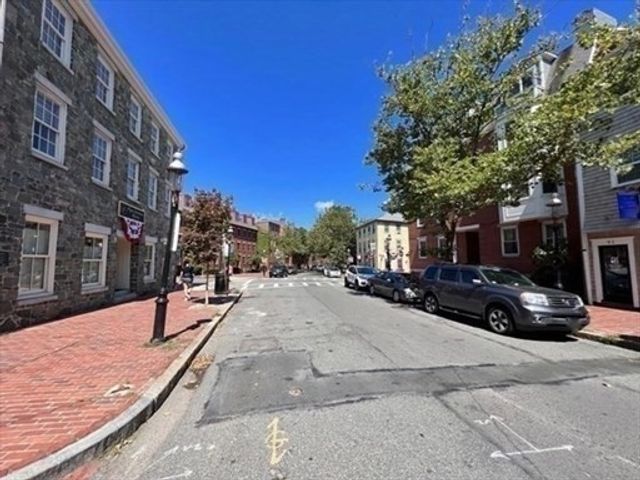 87 Main St 3, Boston, MA 02129