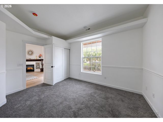 872 Ne PACIFIC Dr, Fairview, OR 97024