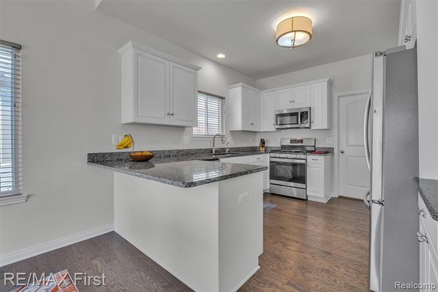 30232 Berghway Trail, Warren, MI 48092