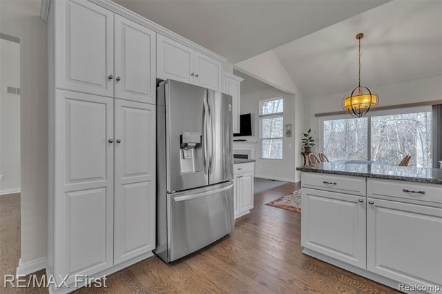 30232 Berghway Trail, Warren, MI 48092