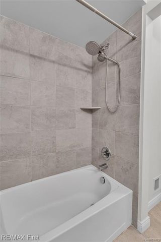 30232 Berghway Trail, Warren, MI 48092