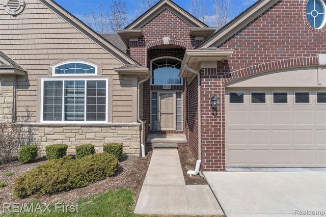 30232 Berghway Trail, Warren, MI 48092