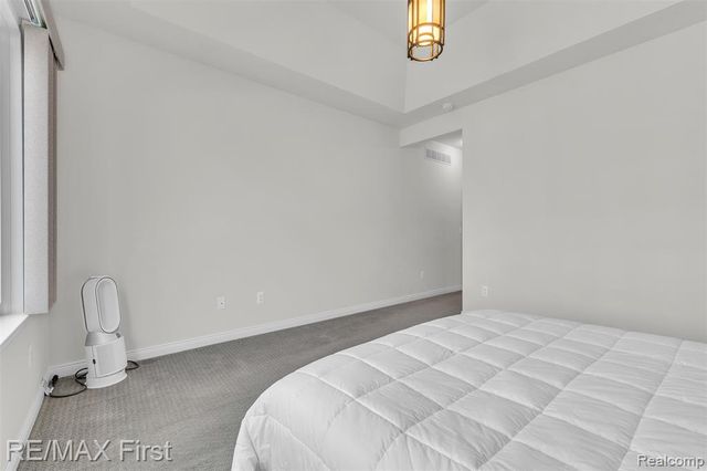 30232 Berghway Trail, Warren, MI 48092