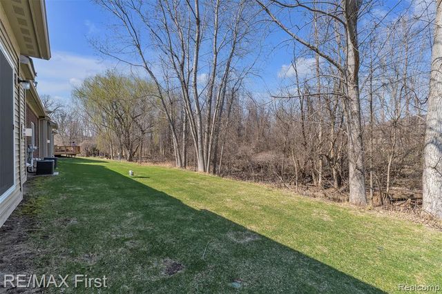 30232 Berghway Trail, Warren, MI 48092