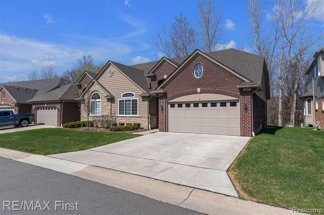 30232 Berghway Trail, Warren, MI 48092