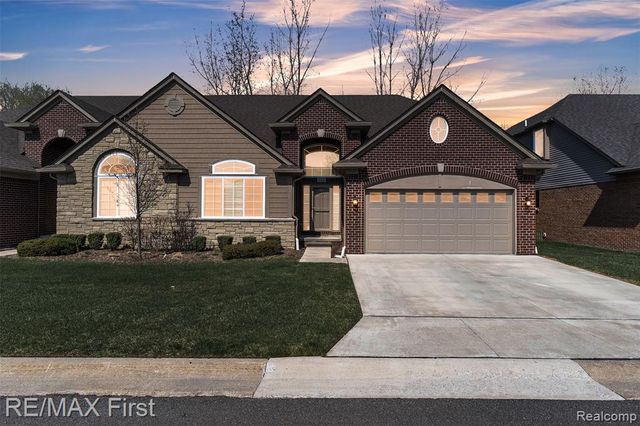 30232 Berghway Trail, Warren, MI 48092