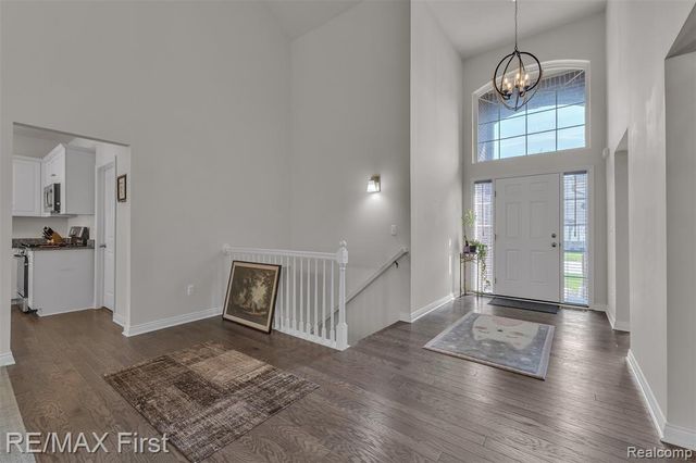 30232 Berghway Trail, Warren, MI 48092