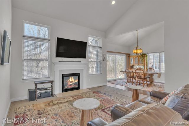 30232 Berghway Trail, Warren, MI 48092