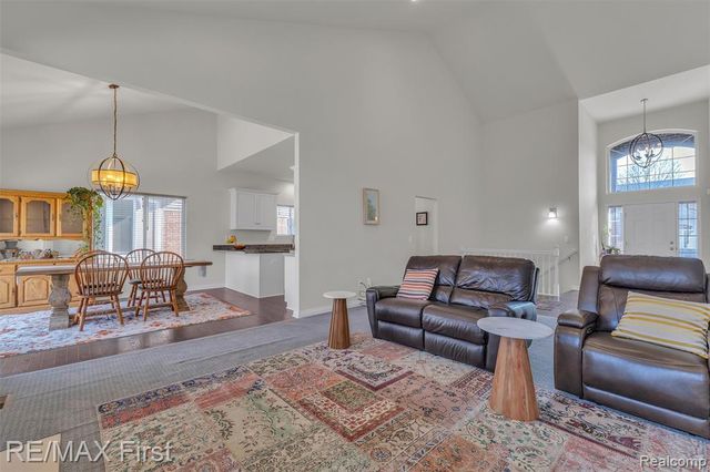 30232 Berghway Trail, Warren, MI 48092