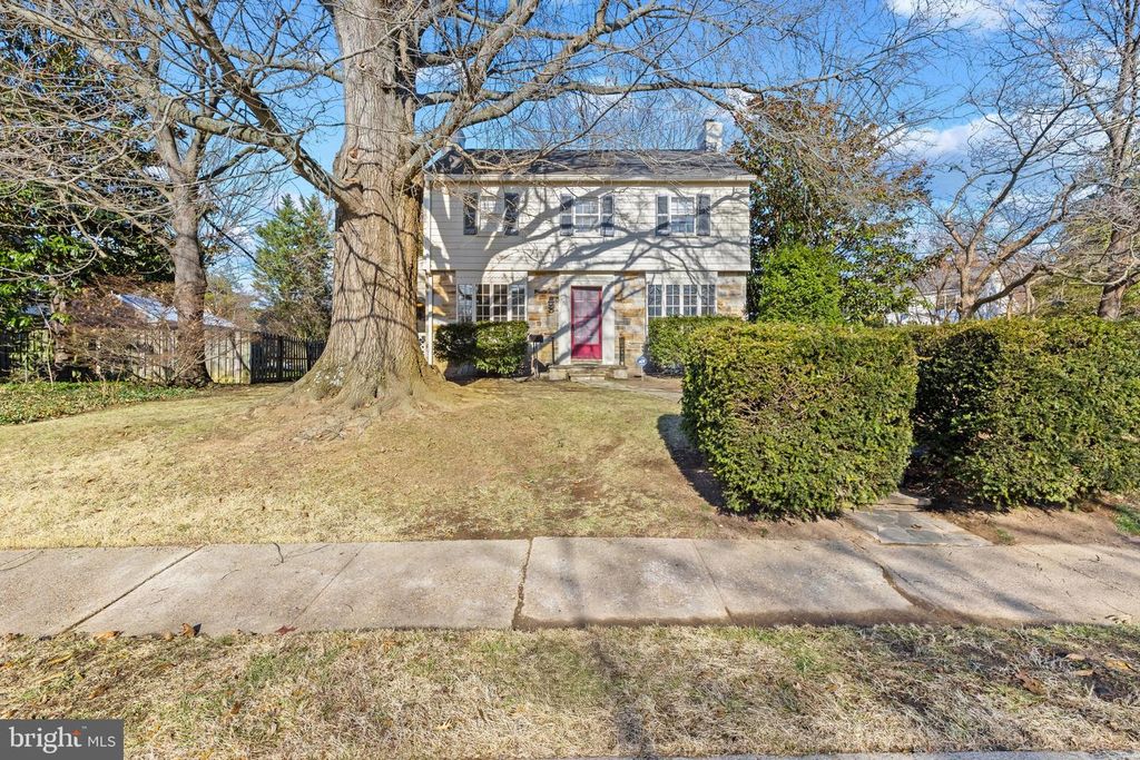 Image 2 of property listing at 104 GITTINGS AVE, Baltimore, MD 21212