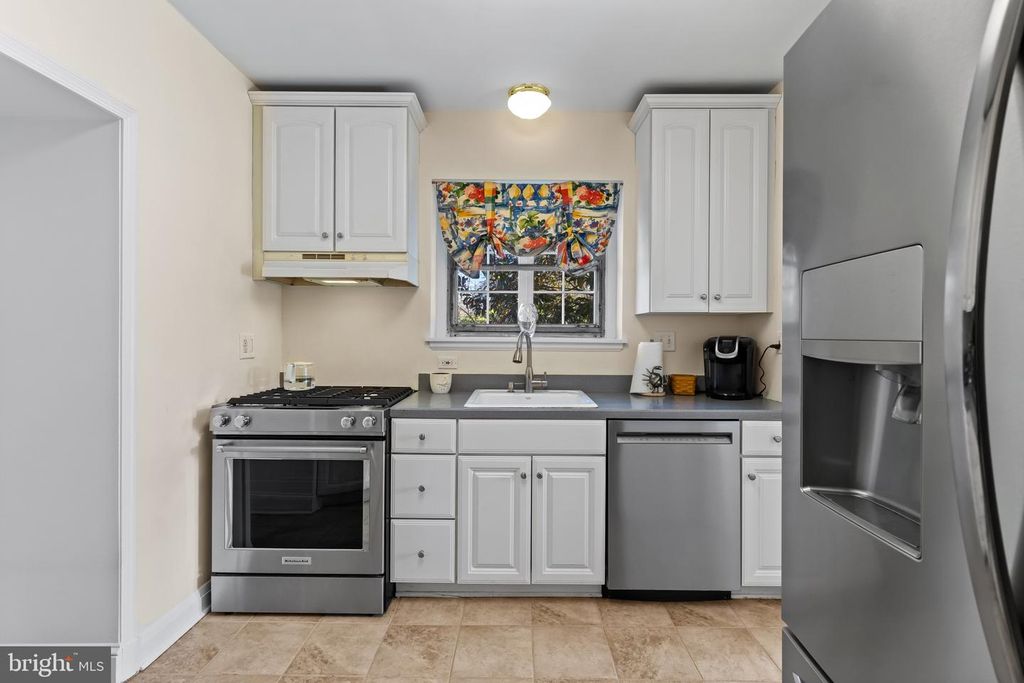 Image 20 of property listing at 104 GITTINGS AVE, Baltimore, MD 21212