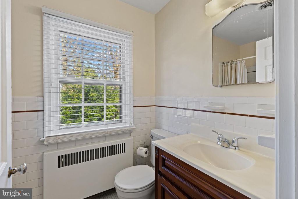 Image 31 of property listing at 104 GITTINGS AVE, Baltimore, MD 21212