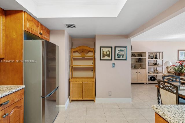 500 Three Islands Blvd 917, Hallandale Beach, FL 33009