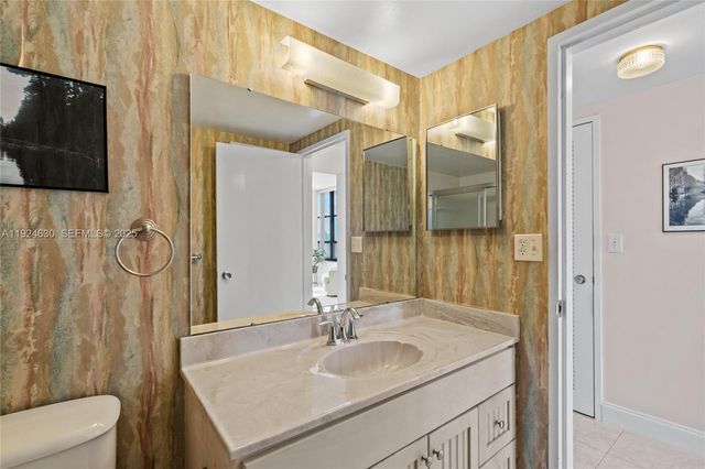 500 Three Islands Blvd 917, Hallandale Beach, FL 33009