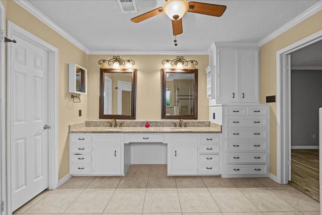 15814 Larkfield Drive, Houston, TX 77059