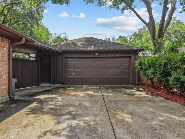 15814 Larkfield Drive, Houston, TX 77059