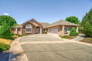970 Greenway Court, Eagle Point, OR 97524