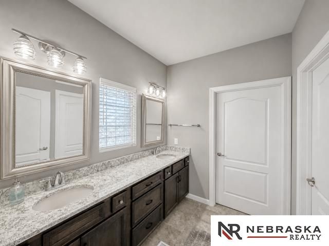 17614 Musket Street, Omaha, NE 68136