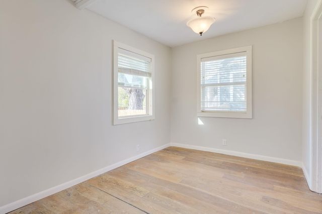 318 S Avenue C, Elgin, TX 78621