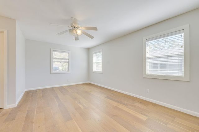 318 S Avenue C, Elgin, TX 78621