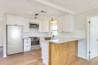 318 S Avenue C, Elgin, TX 78621