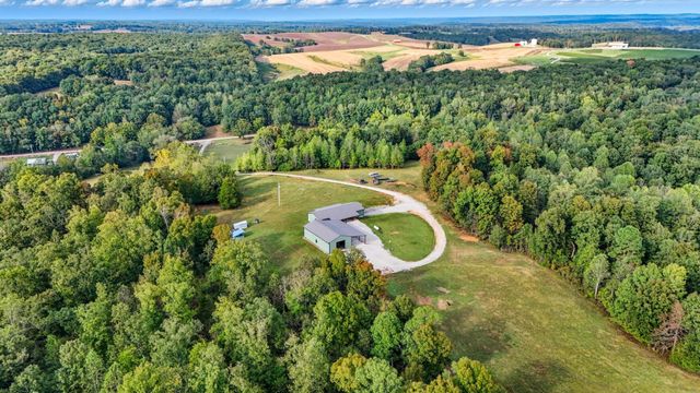 1275A Ennis Branch Rd, Mc Ewen, TN 37101