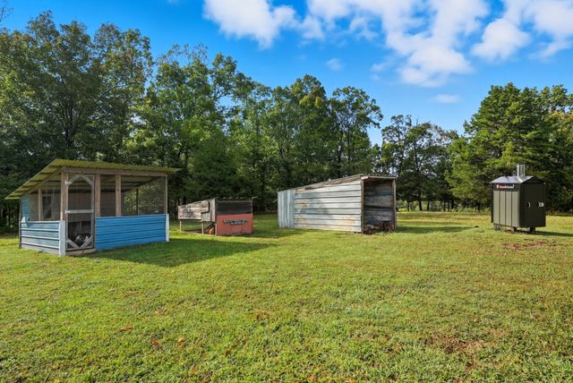 1275A Ennis Branch Rd, Mc Ewen, TN 37101