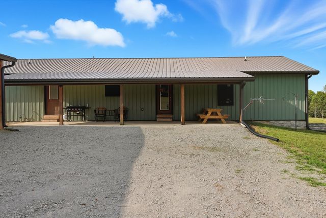 1275A Ennis Branch Rd, Mc Ewen, TN 37101