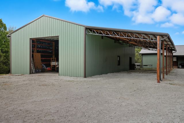 1275A Ennis Branch Rd, Mc Ewen, TN 37101