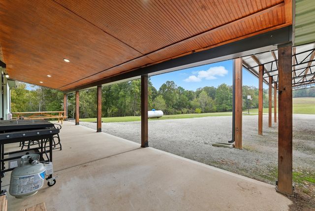 1275A Ennis Branch Rd, Mc Ewen, TN 37101