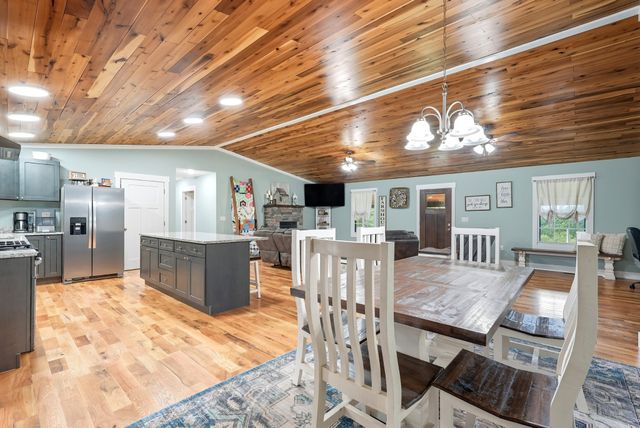 1275A Ennis Branch Rd, Mc Ewen, TN 37101