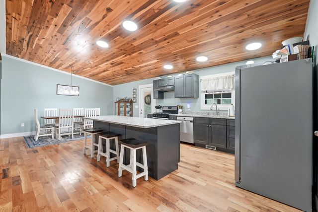 1275A Ennis Branch Rd, Mc Ewen, TN 37101