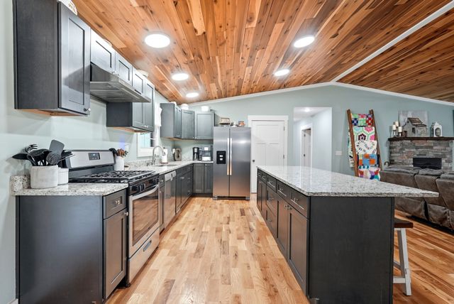 1275A Ennis Branch Rd, Mc Ewen, TN 37101