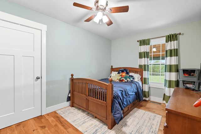 1275A Ennis Branch Rd, Mc Ewen, TN 37101