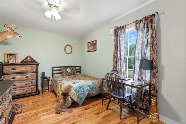 1275A Ennis Branch Rd, Mc Ewen, TN 37101