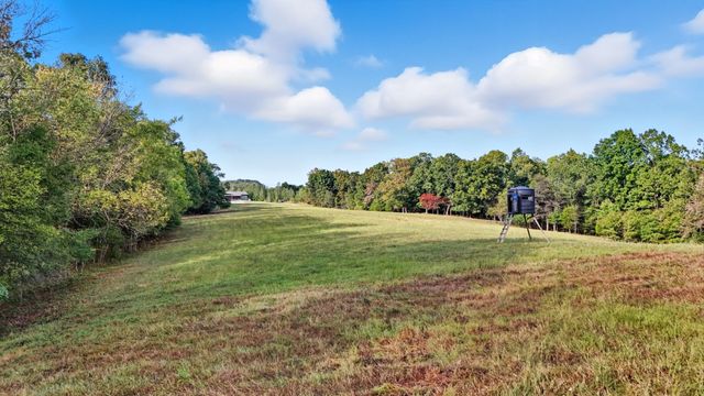 1275A Ennis Branch Rd, Mc Ewen, TN 37101