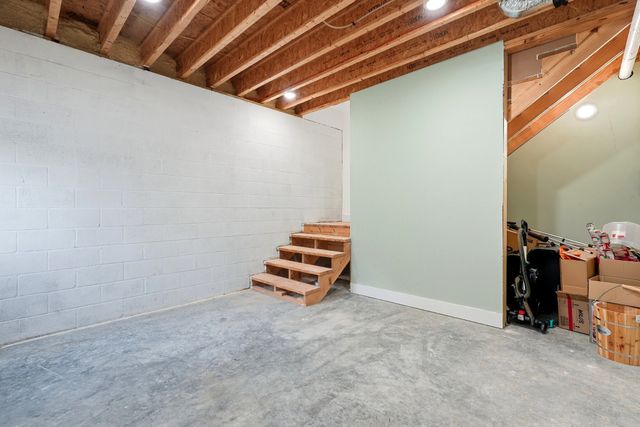 1275A Ennis Branch Rd, Mc Ewen, TN 37101