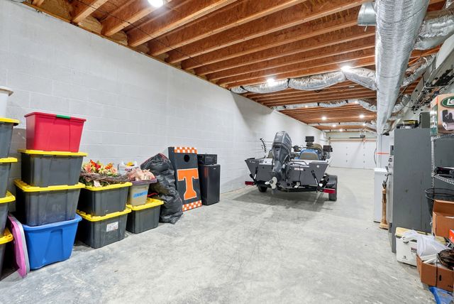 1275A Ennis Branch Rd, Mc Ewen, TN 37101