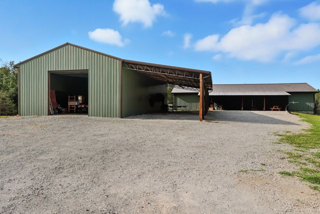 1275A Ennis Branch Rd, Mc Ewen, TN 37101