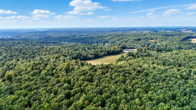 1275A Ennis Branch Rd, Mc Ewen, TN 37101