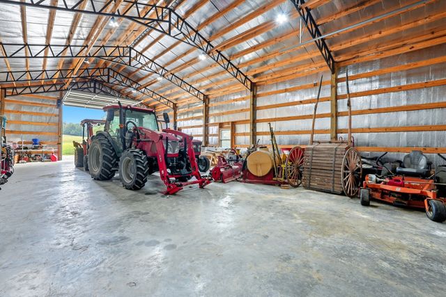 1275A Ennis Branch Rd, Mc Ewen, TN 37101